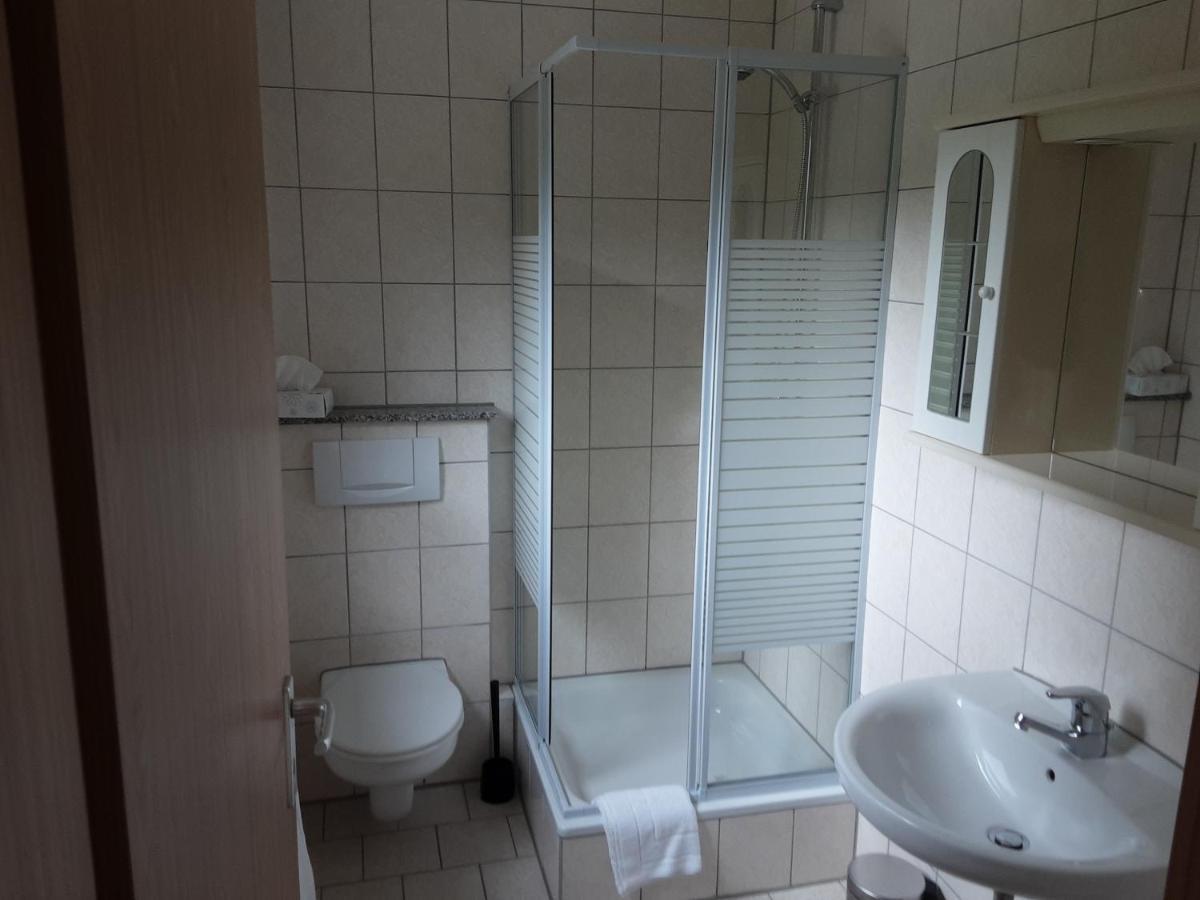 Zimmer Ohne Fruehstueck In Der Forellenzucht Burgen  Exterior photo
